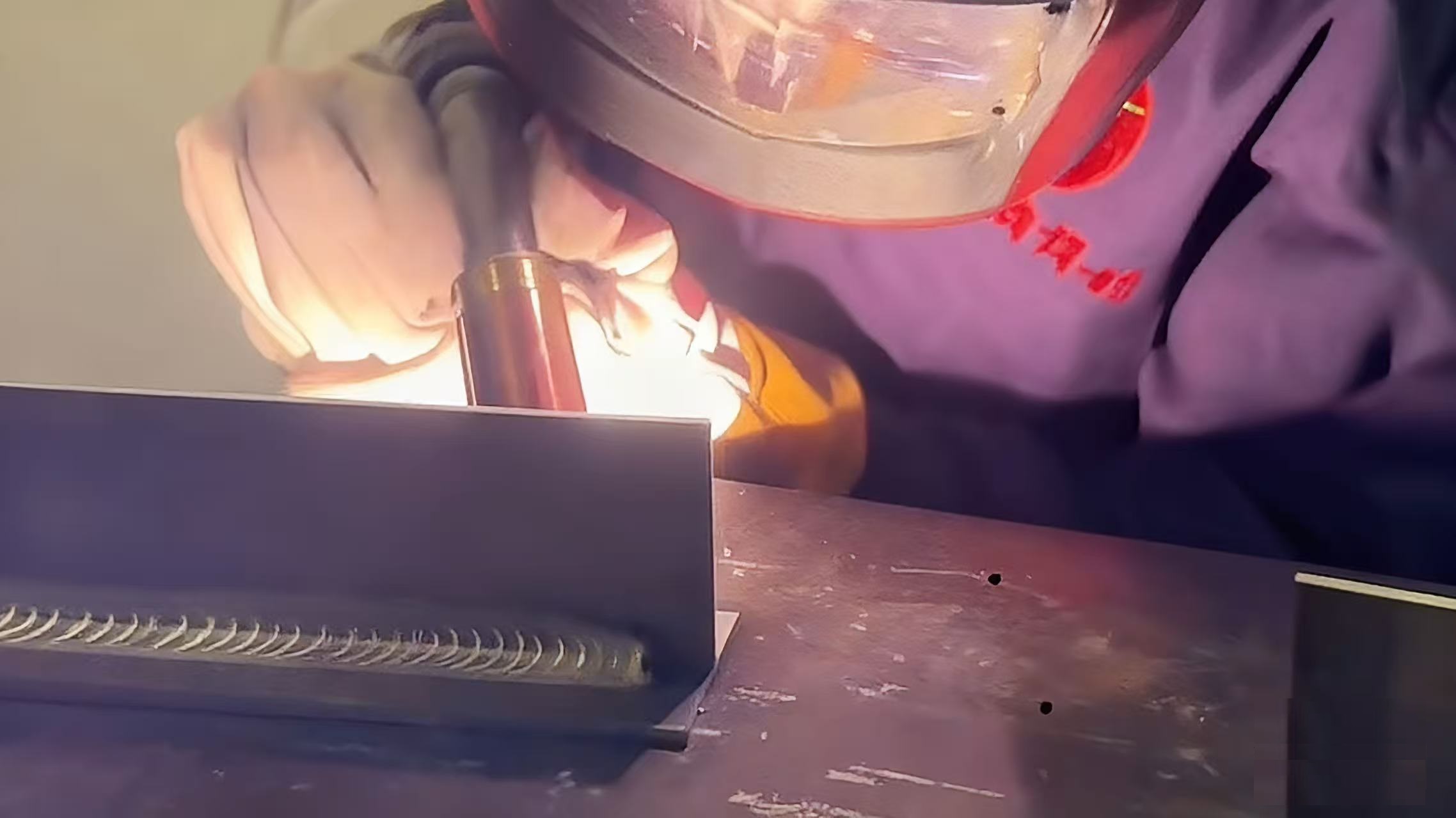 Live Pulse MIG Welding of Aluminum at Shanghai Essen Welding Exhibition